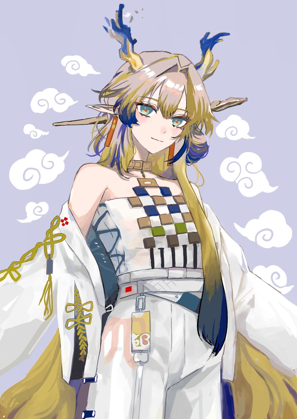 1girl arknights bare_shoulders belt blonde_hair closed_mouth commentary_request cowboy_shot dragon_girl dragon_horns earrings green_eyes grey_background grey_hair hair_between_eyes hair_intakes highres honi_(d9gtl) horns jacket jewelry light_smile long_hair looking_at_viewer multicolored_hair necklace off_shoulder orange_pupils pants pointy_ears purple_hair shu_(arknights) simple_background solo standing strapless tube_top very_long_hair white_belt white_jacket white_pants white_tube_top