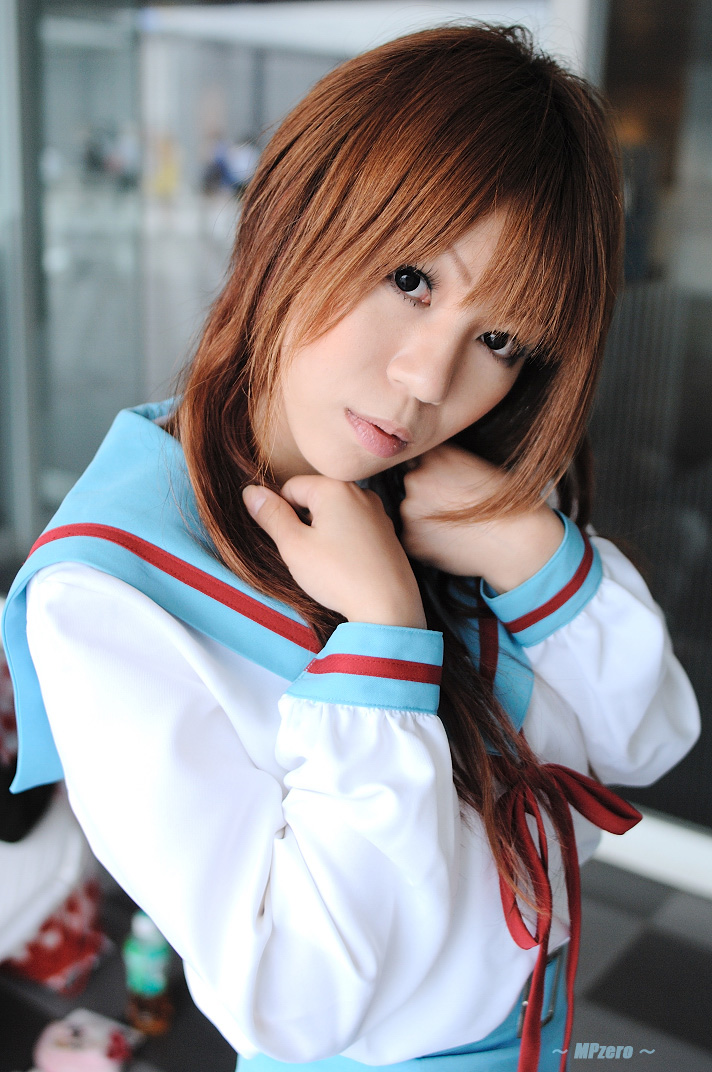 ai asahina_mikuru cosplay photo_(medium) sailor school_uniform serafuku suzumiya_haruhi_no_yuuutsu
