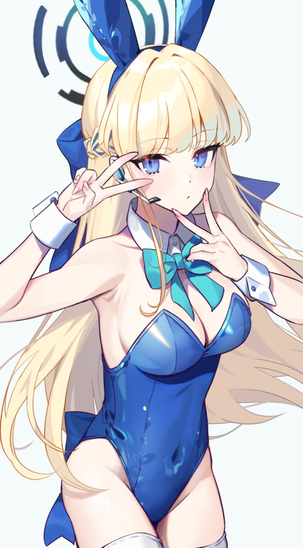 1girl animal_ears blonde_hair blue_archive blue_bow blue_eyes blue_hair blue_leotard blush bow bowtie breasts cleavage closed_mouth commentary covered_navel detached_collar double_v fake_animal_ears hair_bow halo headset highleg highleg_leotard highres leotard long_hair looking_at_viewer medium_breasts multicolored_hair playboy_bunny rabbit_ears simple_background solo strapless strapless_leotard symbol-only_commentary thighhighs toki_(blue_archive) toki_(bunny)_(blue_archive) v very_long_hair white_thighhighs wrist_cuffs yuura