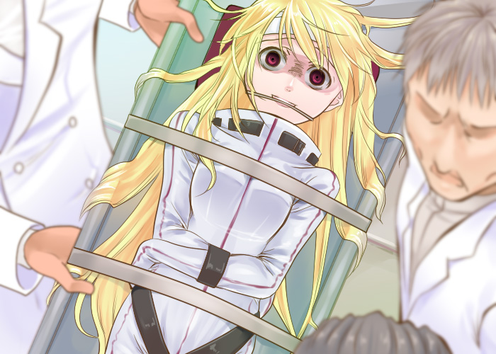 1girl 3boys arms_across_body bandages blonde_hair bodysuit bound bound_arms commentary_request crazy crazy_eyes crazy_smile faceless faceless_male gagged grey_hair hisaba_iori immobilization lab_coat long_hair looking_at_viewer messy_hair multiple_boys original red_eyes sanpaku shaded_face smile straitjacket stretcher very_long_hair white_bodysuit