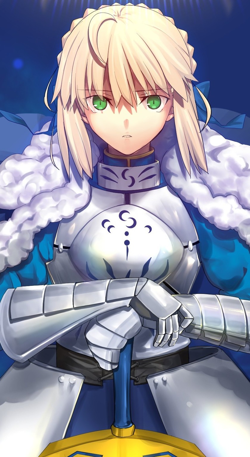 1girl ahoge armor artoria_pendragon_(fate) blonde_hair blue_background blue_shirt cowboy_shot excalibur_(fate/stay_night) fate/stay_night fate_(series) green_eyes highres holding holding_sword holding_weapon iro_(sekaixiro) saber_(fate) shirt simple_background solo sword weapon