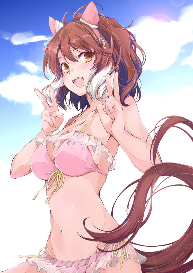 1girl :d animal_ears bikini blue_sky breasts brown_hair cleavage cloud commentary_request dantsu_flame_(umamusume) day double_v ear_covers horse_ears horse_girl horse_tail looking_at_viewer medium_breasts multicolored_hair navel open_mouth outdoors pink_bikini short_hair sky smile solo swimsuit tail teeth two-tone_hair umamusume upper_teeth_only v white_hair yumesato_makura