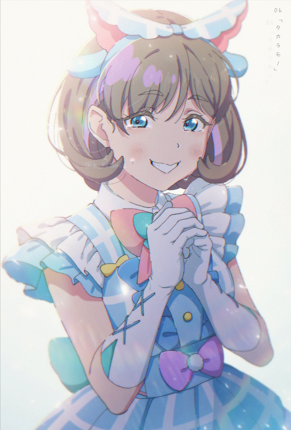1girl backlighting blue_dress blue_eyes blush bow bowtie brown_hair center_frills collared_dress commentary_request cross-laced_clothes cross-laced_gloves dress elbow_gloves episode_number episode_title frilled_dress frills gloves grin highres kiritsuki_(crux) looking_at_viewer love_live! love_live!_superstar!! own_hands_clasped own_hands_together parted_bangs pink_bow pink_bowtie short_hair sleeveless sleeveless_dress smile solo tang_keke translated upper_body white_background white_gloves zettaiteki_lover