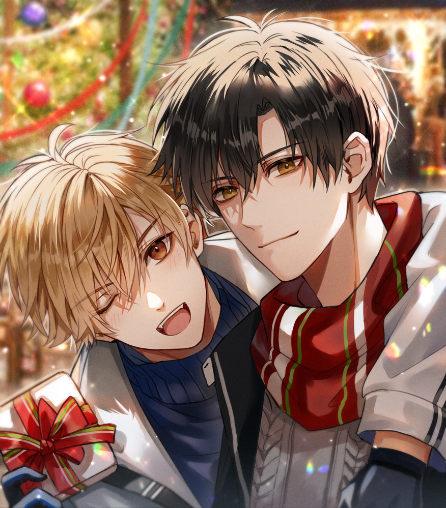 2boys ;d aguaaaaaa alternate_costume black_gloves black_hair black_jacket blonde_hair blue_sweater blurry blurry_background blush box brown_eyes chinese_commentary christmas christmas_tree closed_mouth fangs gift gift_box gloves grey_jacket grey_sweater hair_between_eyes holding holding_gift huang_shaotian jacket looking_at_viewer male_focus multiple_boys one_eye_closed open_mouth quan_zhi_gao_shou red_scarf scarf short_hair smile sweater teeth upper_body yaoi ye_xiu yellow_eyes