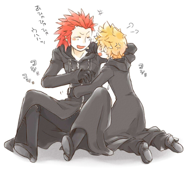 &gt;_&lt; +++ 2boys anger_vein axel_(kingdom_hearts) black_boots black_coat black_coat_(kingdom_hearts) black_pants boots closed_eyes coat commentary_request full-length_zipper full_body hair_slicked_back height_difference hood hood_down hooded_coat kingdom_hearts knee_boots knees_up laughing long_coat long_hair male_focus marking_on_cheek multiple_boys open_mouth pants red_hair roxas shadow sitting smile spiked_hair tickling tickling_sides translation_request white_background yubon zipper
