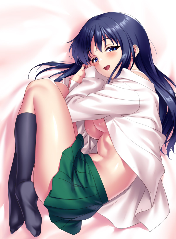 1girl black_hair black_socks blue_eyes blush breasts commentary_request fetal_position full_body green_skirt kneehighs kurusugawa_ayaka large_breasts long_hair long_sleeves looking_at_viewer lying no_bra no_shoes on_side open_clothes open_mouth open_shirt pleated_skirt school_uniform skirt smile socks solo to_heart to_heart_(series) underboob zen_(kamuro)
