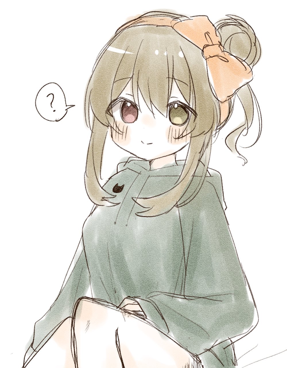 1girl ? alternate_hairstyle arm_at_side assault_lily blush bow bow_hairband closed_mouth drawstring grey_hoodie hair_between_eyes hair_bow hair_bun hairband hand_on_own_thigh hand_up heterochromia highres hood hood_down hoodie knees_up kuo_shenlin long_sleeves looking_at_viewer no_pupils orange_bow orange_hairband pink_eyes short_hair_with_long_locks simple_background single_side_bun sitting sketch sleeves_past_wrists smile solo speech_bubble spoken_question_mark upper_body white_background yellow_eyes yubari_lemon_(lemonlilie)