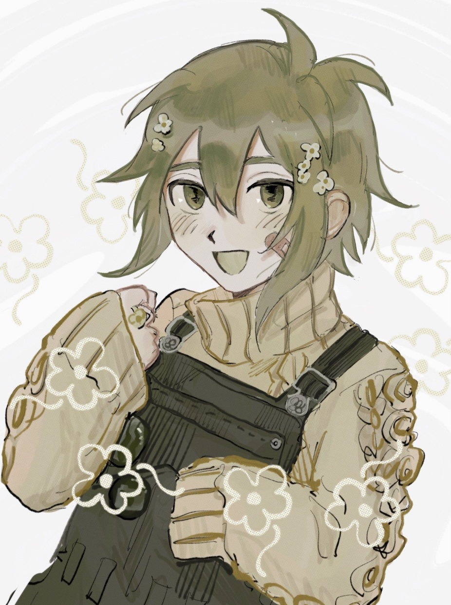 1boy :d antenna_hair basil_(faraway)_(omori) basil_(omori) black_overalls brown_sweater double-parted_bangs flower green_eyes green_hair grey_background hair_between_eyes hair_flower hair_ornament hand_up highres long_sleeves looking_at_viewer male_focus omori open_mouth overalls sema_(vivaviva_02) short_hair simple_background sleeves_past_wrists smile solo sweater turtleneck turtleneck_sweater upper_body white_flower