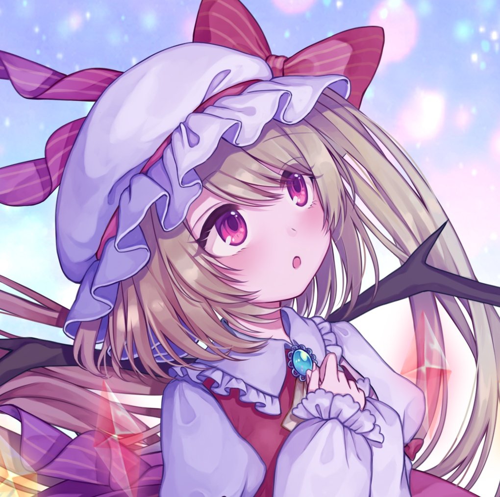 1girl blonde_hair blue_background bow crystal flandre_scarlet gradient_background hands_on_own_chest hat hat_bow long_hair mob_cap one_side_up open_mouth red_bow red_eyes rnkgmn solo striped_bow touhou upper_body white_hat wings