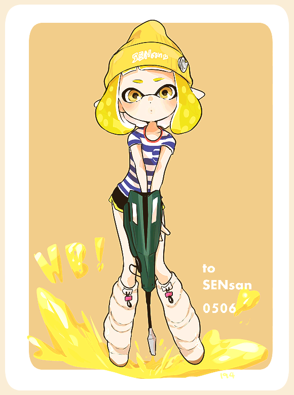 1girl beanie black_shorts blonde_hair blue_shirt boots breast_pocket closed_mouth commentary_request dot_mouth dot_nose expressionless full_body hat holding holding_weapon imaikuy0 inkling inkling_girl inkling_player_character jet_squelcher_(splatoon) looking_at_viewer medium_hair nintendo pocket pointy_ears shirt short_sleeves shorts solo splatoon_(series) standing striped_clothes striped_shirt t-shirt tentacle_hair two-tone_shirt weapon white_boots white_shirt yellow_eyes yellow_hat