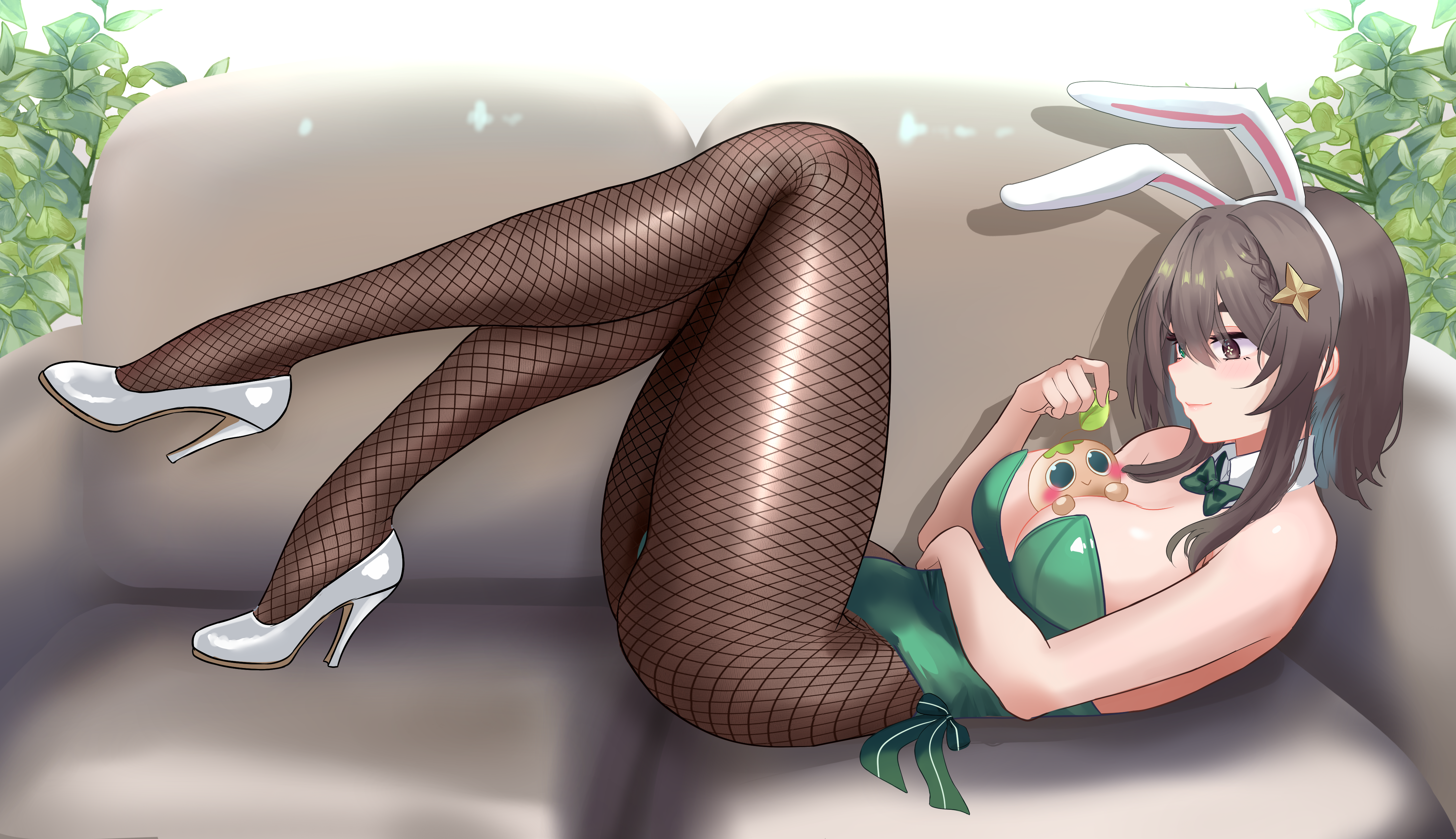 1girl absurdres between_breasts black_hair black_pantyhose bow bowtie breasts cleavage colored_inner_hair couch creature esteban_(estebaneishon) fishnet_pantyhose fishnets green_bow green_bowtie green_leotard grey_hair hair_ornament high_heels highres chromashift indie_virtual_youtuber large_breasts leotard lying medium_breasts meica_(vtuber) multicolored_hair pantyhose patent_heels playboy_bunny pumps shoes side-tie_leotard star_(symbol) star_hair_ornament stiletto_heels virtual_youtuber white_shoes
