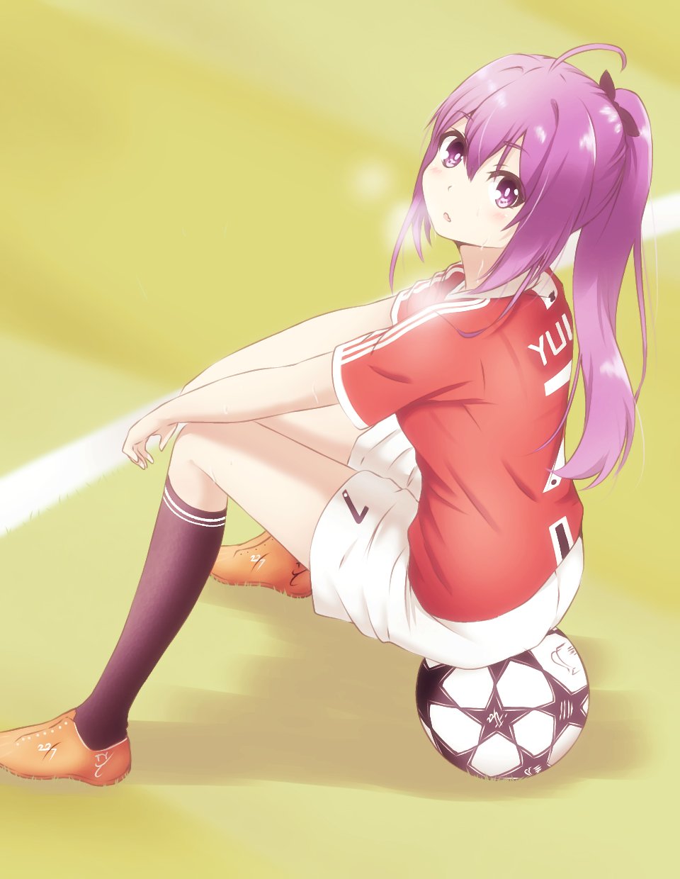 1girl 22/7 ahoge alternate_hairstyle ball black_bow black_socks bow breath brown_footwear from_behind hair_between_eyes hands_on_own_knees high_ponytail highres hitorilily kneehighs long_hair looking_at_viewer looking_back parted_lips ponytail purple_eyes purple_hair red_shirt shirt short_sleeves sitting sitting_on_ball soccer_ball soccer_field soccer_uniform socks solo sportswear sweat tojo_yuki white_shirt