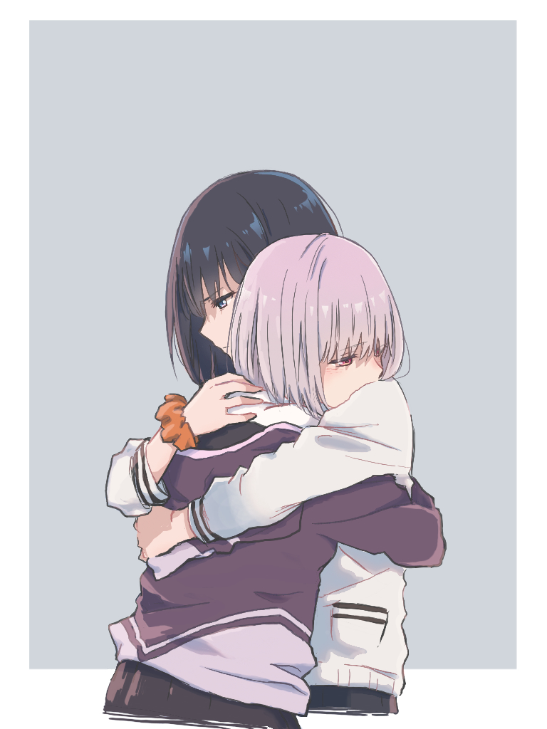 2girls black_hair blue_eyes border closed_mouth commentary_request cropped_torso expressionless from_side grey_background gridman_universe hug jacket long_hair long_sleeves lyy multiple_girls pink_hair profile purple_jacket red_eyes sad scrunchie shinjou_akane short_hair simple_background ssss.gridman sweater takarada_rikka upper_body white_border white_sweater wrist_scrunchie
