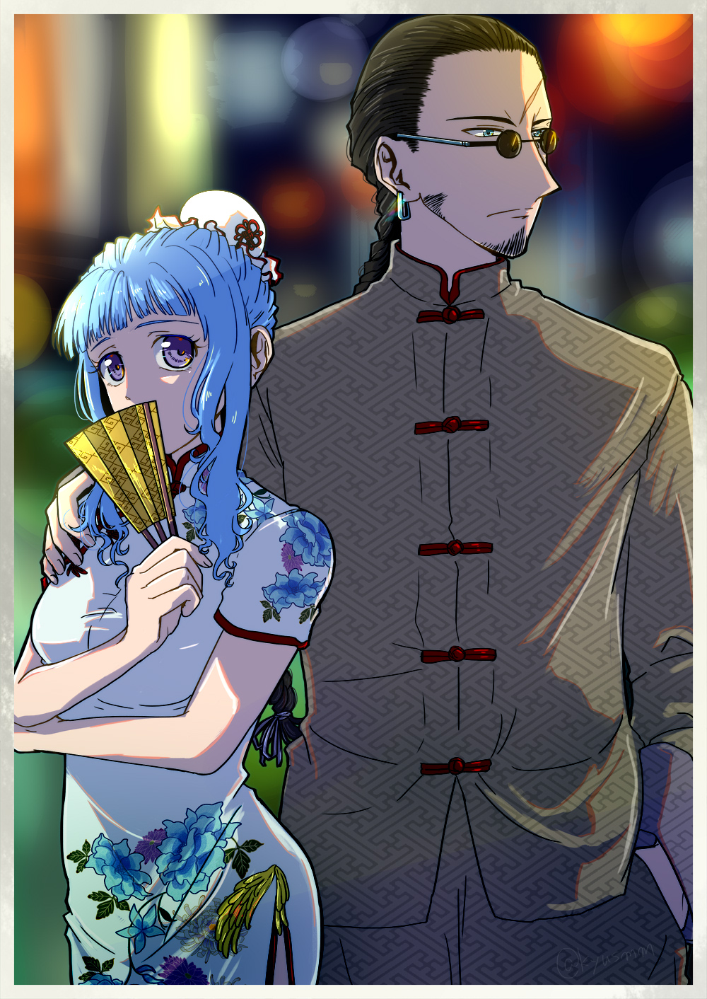 alternate_costume ange_serena beard_stubble black_hair blue_hair blurry blurry_background braid china_dress chinese_clothes dress earrings facial_hair floral_print floral_print_dress folding_fan grey_pants grey_shirt hair_bun hand_fan hands_in_pockets highres holding holding_fan jewelry kiyou_sumomo light_blue_hair looking_at_another looking_to_the_side pants print_dress ricardo_soldato round_eyewear scar scar_on_face scar_on_forehead shirt short_hair short_hair_with_long_locks side_slit single_braid stubble sunglasses tales_of_(series) tales_of_innocence tangzhuang white_dress