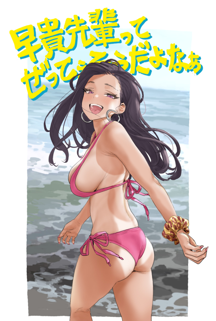 1girl ass bare_shoulders beach bikini black_hair blush breasts day earrings forehead from_behind hamedoragon highres hoop_earrings jewelry large_breasts long_hair looking_at_viewer looking_back ocean one-piece_tan open_mouth original outdoors red_eyes saki_(hamedoragon) sand scrunchie side-tie_bikini_bottom sideboob smile solo swimsuit tan tanline water wrist_scrunchie