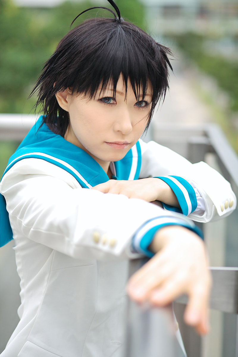 1girl ahoge asian black_hair blue_eyes chippi color_contacts cosplay female_focus highres idolmaster idolmaster_xenoglossia kikuchi_makoto kikuchi_makoto_(cosplay) looking_at_viewer outdoors photo_(medium) school_uniform serafuku short_hair solo
