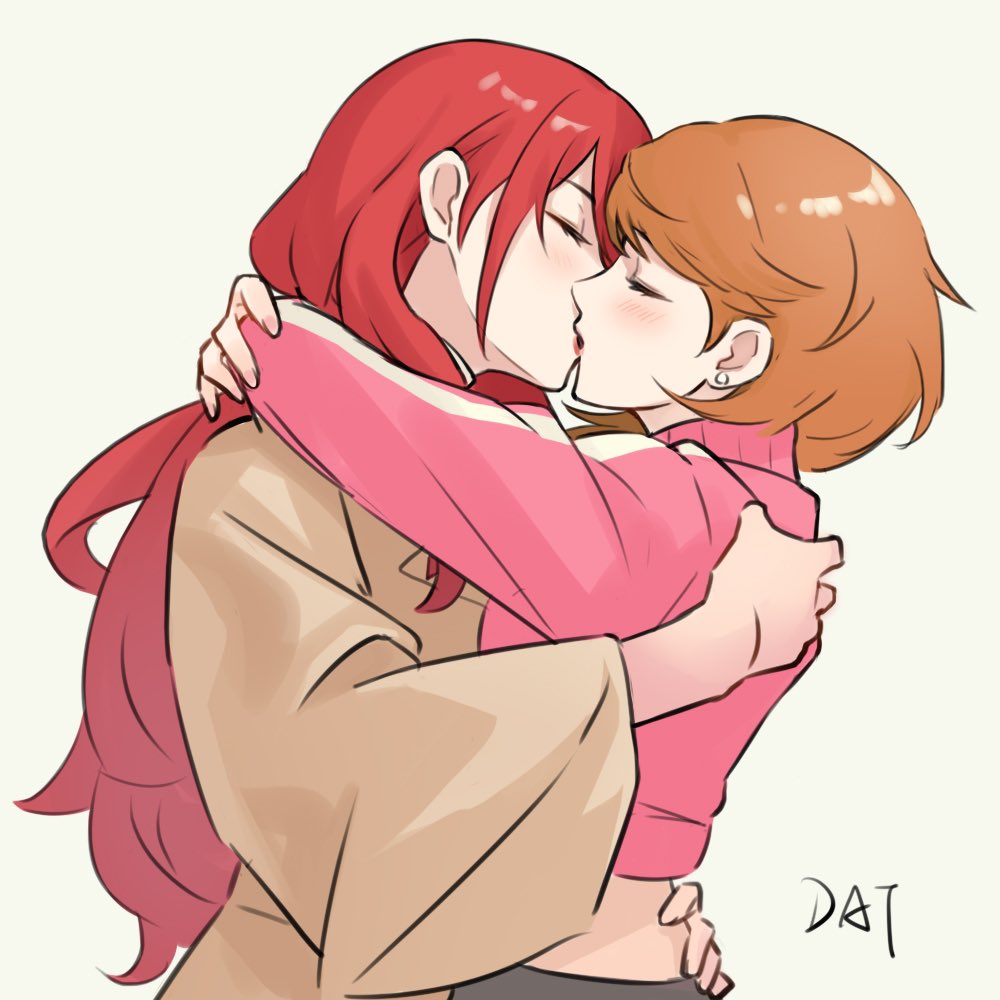 2girls blush brown_hair brown_jacket closed_eyes commentary crop_top da-cart earrings from_side grey_background hug jacket jewelry kirijou_mitsuru kiss long_hair long_sleeves midriff multiple_girls persona persona_3 pink_sweater profile red_hair signature simple_background sweater symbol-only_commentary takeba_yukari turtleneck turtleneck_sweater upper_body very_long_hair wide_sleeves yuri