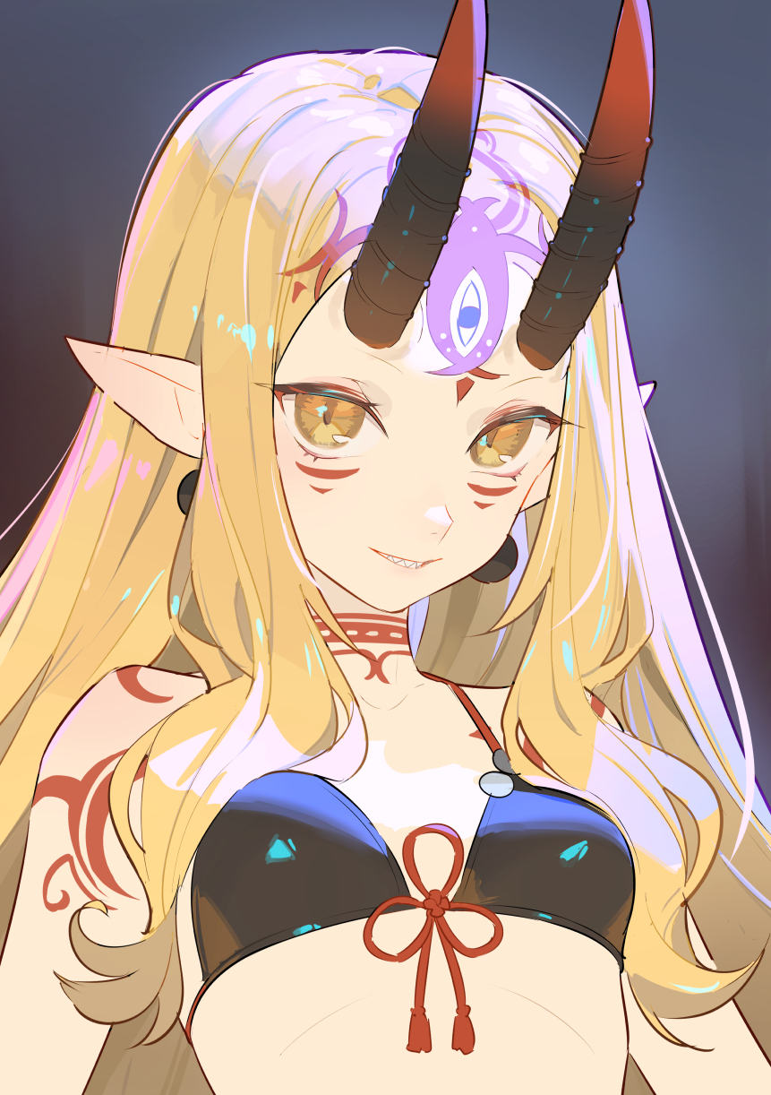 1girl bare_shoulders bikini black_bikini blonde_hair body_markings breasts collarbone earrings facial_mark fate/grand_order fate_(series) forehead forehead_mark grin hair_pulled_back highres horns ibaraki_douji_(fate) ibaraki_douji_(fate/grand_order) ibaraki_douji_(swimsuit_lancer)_(fate) ibaraki_douji_(swimsuit_lancer)_(first_ascension)_(fate) jewelry long_hair looking_at_viewer oni oni_horns pointy_ears sharp_teeth small_breasts smile solo swimsuit tattoo teeth timbougami yellow_eyes