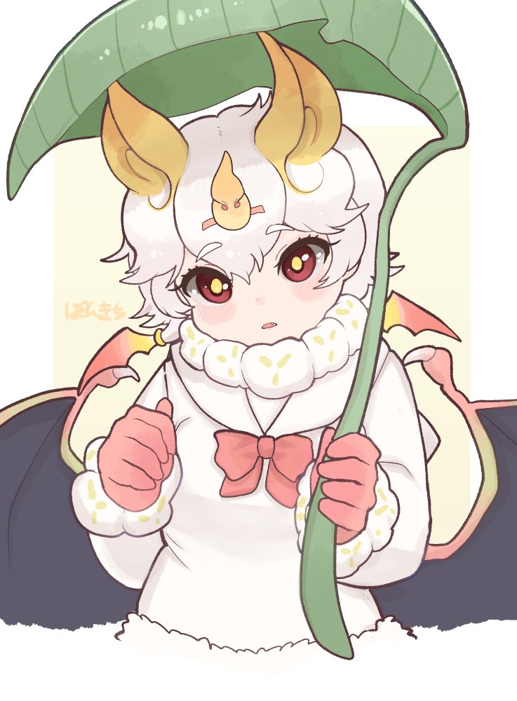 1girl animal_ears bat_ears bat_girl bat_wings blonde_hair blush bow bowtie extra_ears fur_collar hair_between_eyes honduran_white_bat_(kemono_friends) kemono_friends leaf_umbrella long_sleeves looking_at_viewer multicolored_hair pokichi_(ponkichi_kemo) red_bow red_bowtie red_eyes red_socks sailor_collar short_hair sidelocks socks solo sweater upper_body white_fur white_hair white_sweater wings