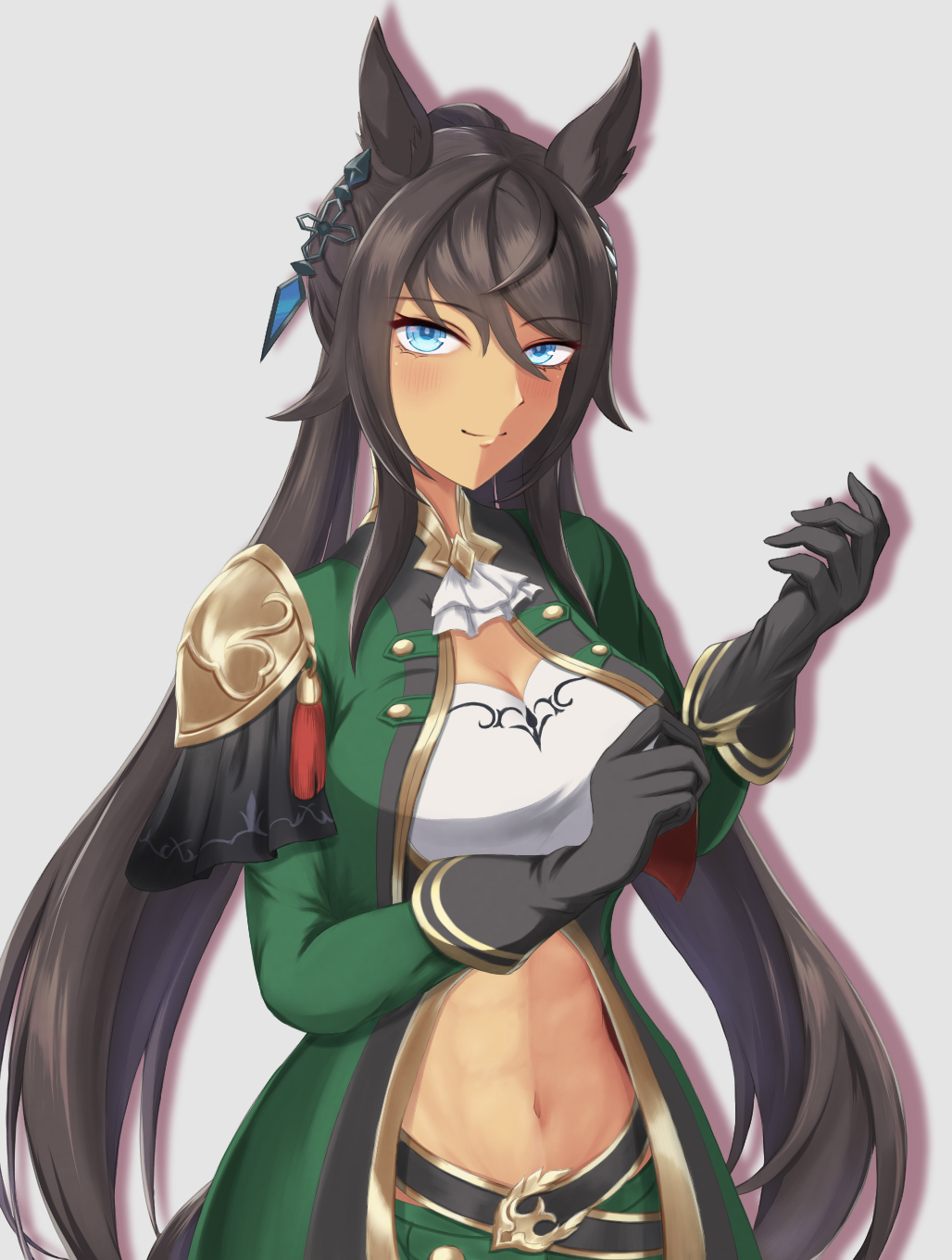 1girl animal_ears black_gloves black_hair breasts cleavage dark-skinned_female dark_skin gloves green_jacket grey_background hair_between_eyes highres horse_ears horse_girl ichimai_(apieceof_ray151) jacket long_hair long_sleeves looking_at_viewer navel ponytail simple_background smile solo split_ponytail symboli_kris_s_(umamusume) umamusume