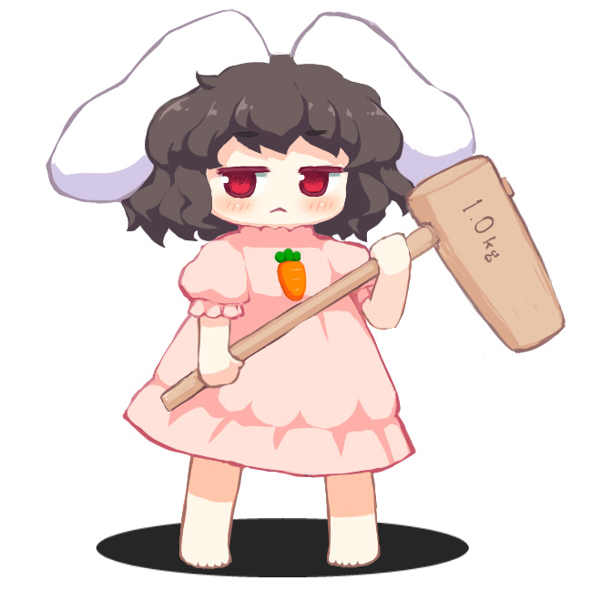 1girl :&lt; animal_ears barefoot bebeneko black_hair blush carrot_necklace chibi closed_mouth commentary_request dress floppy_ears full_body inaba_tewi jewelry kine looking_at_viewer mallet necklace pink_dress rabbit_ears rabbit_girl red_eyes short_hair simple_background solo standing touhou white_background