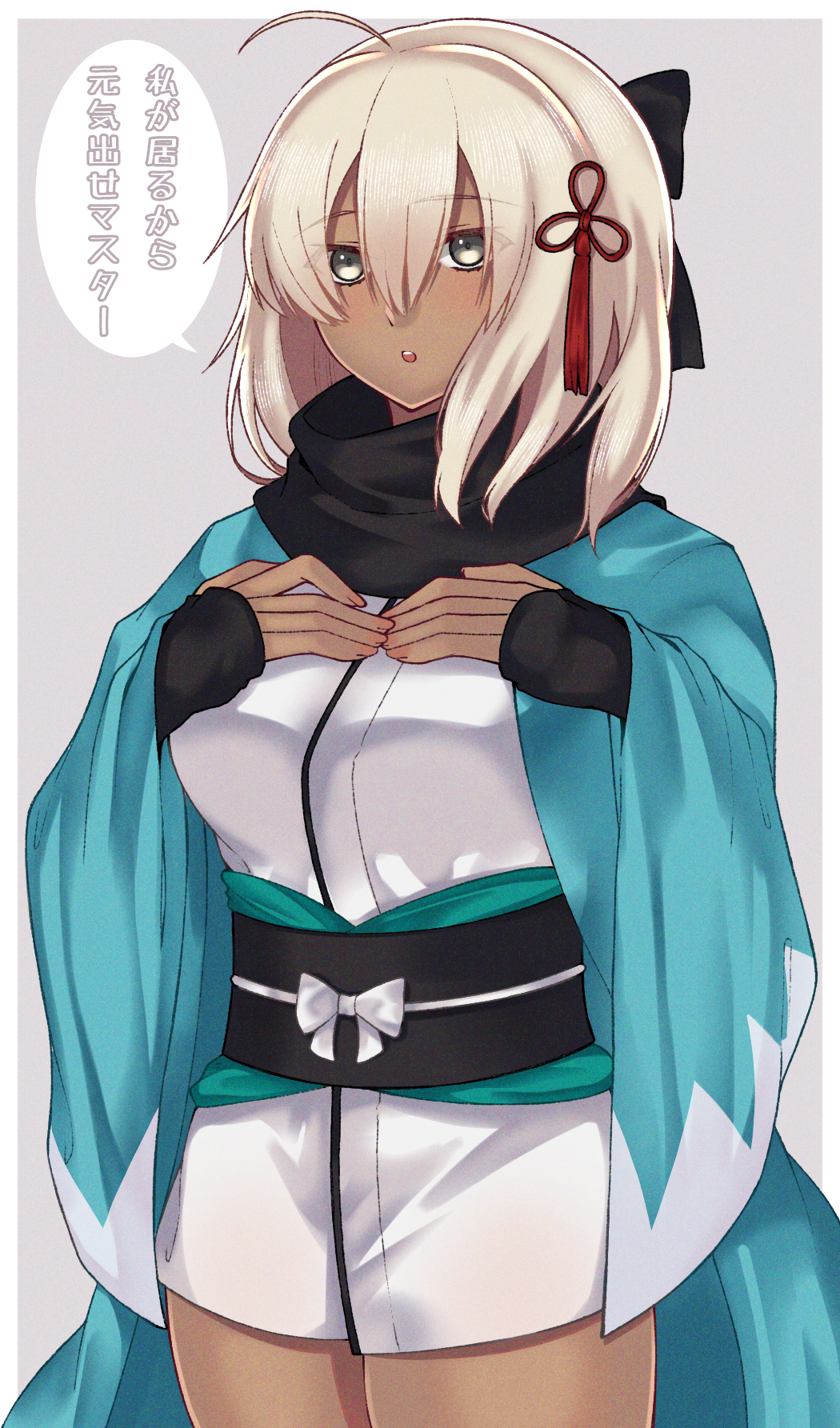 1girl ahoge akio_(akio1124) alternate_costume armor black_bow black_scarf bow cosplay cowboy_shot dark-skinned_female dark_skin fate/grand_order fate_(series) hair_bow hair_ornament half_updo haori highres japanese_armor japanese_clothes kimono kote kurokote obi okita_souji_(fate) okita_souji_(koha-ace) okita_souji_(koha-ace)_(cosplay) okita_souji_alter_(fate) okita_souji_alter_(first_ascension)_(fate) sash scarf shinsengumi short_kimono solo speech_bubble standing translation_request white_eyes white_hair white_kimono wide_sleeves
