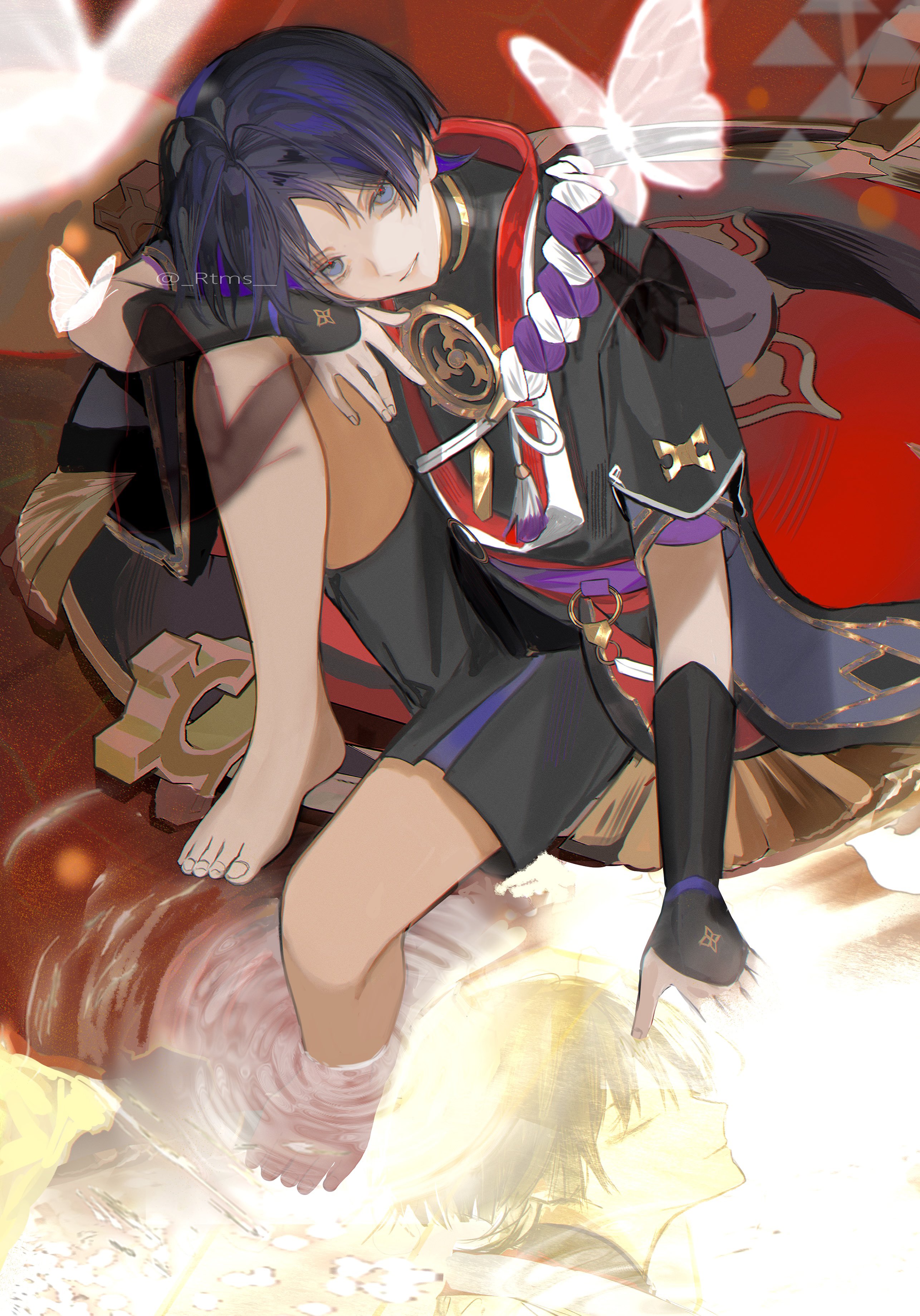 1boy absurdres arm_at_side armor barefoot black_hair black_kimono black_shorts blunt_ends bug butterfly different_reflection from_above furisode genshin_impact gold han'eri hat head_on_arm head_rest head_tilt highres insect japanese_armor japanese_clothes jewelry jingasa kimono knee_up kote kurokote large_hat layered_clothes layered_kimono layered_sleeves looking_at_viewer male_focus mitsudomoe_(shape) multicolored_hair neck_ring o-ring open_clothes open_hands open_kimono parted_lips purple_eyes purple_hair purple_rope purple_sleeves red_butterfly red_kimono reflection reflective_water ripples rope rtms scaramouche_(genshin_impact) scaramouche_(kabukimono)_(genshin_impact) see-through_butterfly shimenawa short_sleeves shorts smile solo streaked_hair toenails tomoe_(symbol) twitter_username unworn_hat unworn_headwear wading white_mouth white_rope white_trim