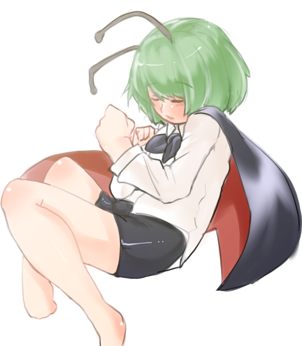 1girl antennae barefoot black_cape black_shorts blush cape closed_eyes collared_shirt full_body green_eyes green_hair long_sleeves open_mouth red_cape shirt short_hair shorts simple_background sitting solo touhou two-sided_cape two-sided_fabric unimamo white_background white_shirt wriggle_nightbug
