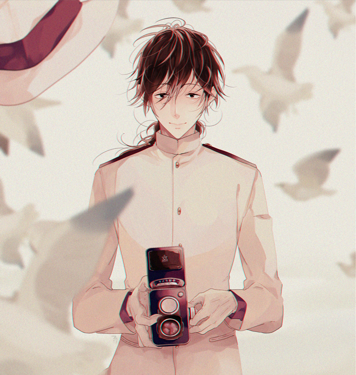 1boy bird black_hair brown_eyes fate/grand_order fate_(series) fu_yukari gloves hat unworn_hat unworn_headwear holding japanese_clothes koha-ace long_hair long_sleeves looking_at_viewer male_focus ponytail sakamoto_ryouma_(fate) solo swan upper_body white_gloves wind wind_lift