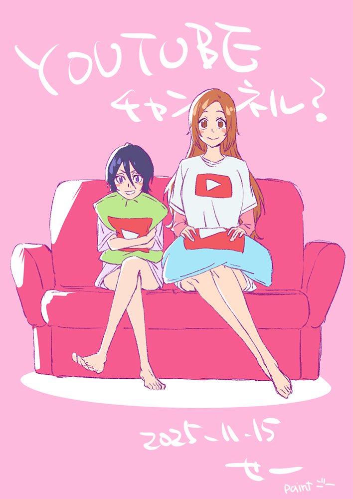 2girls barefoot black_hair bleach bleach:_sennen_kessen-hen breasts brown_eyes closed_mouth colorized couch crossed_legs dated happy hugging_object inoue_orihime japanese_text komatsubara_sei kuchiki_rukia long_hair long_sleeves medium_hair multiple_girls orange_hair pillow pillow_hug pink_background shirt simple_background smile translation_request youtube youtube_logo