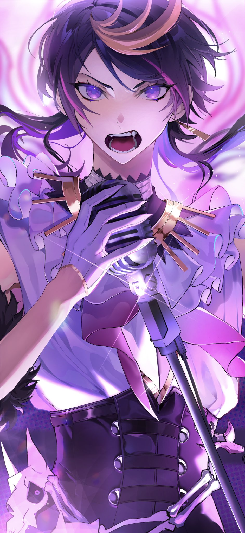 1boy backlighting black_corset black_hair blonde_hair blurry commentary corset depth_of_field earrings fangs frilled_shirt_collar frills glint gloves gold_earrings half_gloves highres holding holding_microphone jewelry looking_at_viewer male_focus medium_hair microphone mmn_milly multicolored_hair music nijisanji nijisanji_en open_mouth pink_hair purple_eyes purple_hair shirt shu_yamino shu_yamino_(1st_costume) singing single_earring sleeveless sleeveless_shirt solo streaked_hair upper_body virtual_youtuber white_gloves white_shirt
