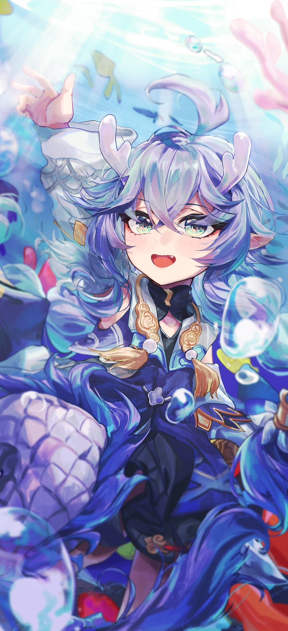 1girl ahoge arm_up bailu_(honkai:_star_rail) blance blush bubble chinese_clothes dragon_girl dragon_horns dragon_tail eastern_dragon_horns eastern_dragon_tail green_eyes hair_between_eyes highres honkai:_star_rail honkai_(series) horns long_hair open_mouth purple_hair smile tail underwater
