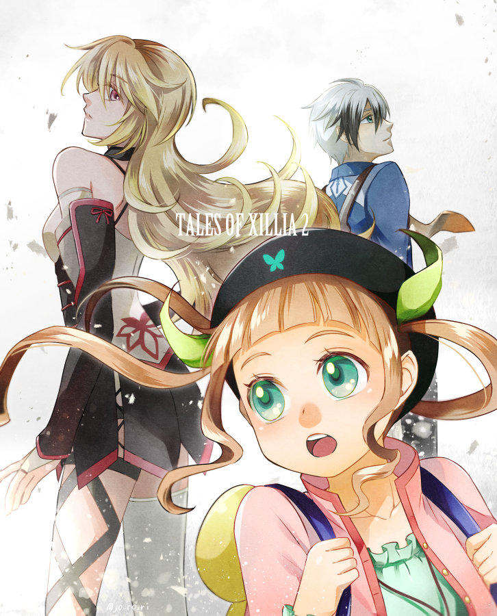 1boy 2girls backpack bag black_headwear blonde_hair blue_eyes blue_jacket blunt_bangs breasts child cowboy_shot detached_sleeves dress elle_mel_martha family green_dress green_eyes green_ribbon grey_hair hair_between_eyes hair_ribbon jacket jo_ro_ri long_hair looking_back ludger_will_kresnik medium_breasts milla_maxwell_(tox2) multiple_girls open_mouth parent_and_child pink_jacket red_eyes ribbon short_hair sidelocks tales_of_(series) tales_of_xillia tales_of_xillia_2 upper_body wavy_hair