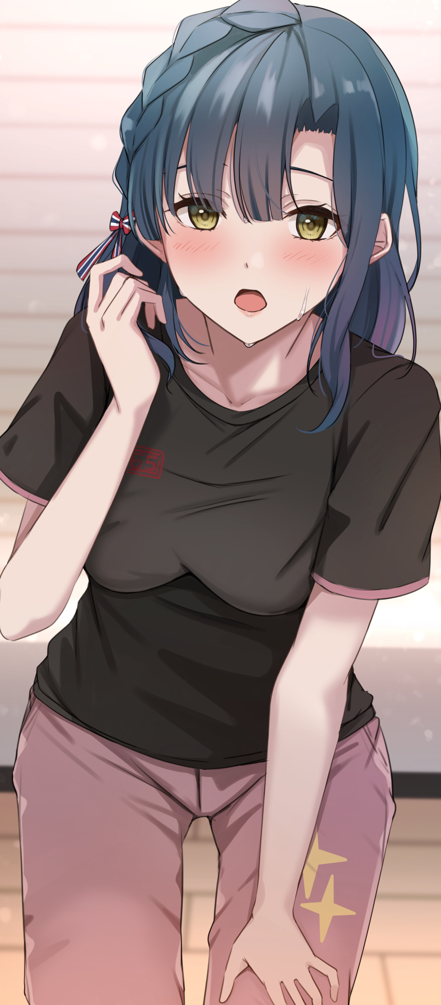 1girl black_shirt blue_hair blurry blurry_background blush bow braid breasts collarbone cowboy_shot dot_nose hair_bow hair_ribbon hand_on_own_thigh hand_up highres idolmaster idolmaster_million_live! idolmaster_million_live!_theater_days leaning_forward looking_at_viewer medium_breasts nanao_yuriko number_print open_mouth pants pink_pants pink_trim print_pants print_shirt ribbon shirt short_sleeves solo standing star_(symbol) star_print sweat two-tone_ribbon yellow_eyes yuzuyu_(hyui)
