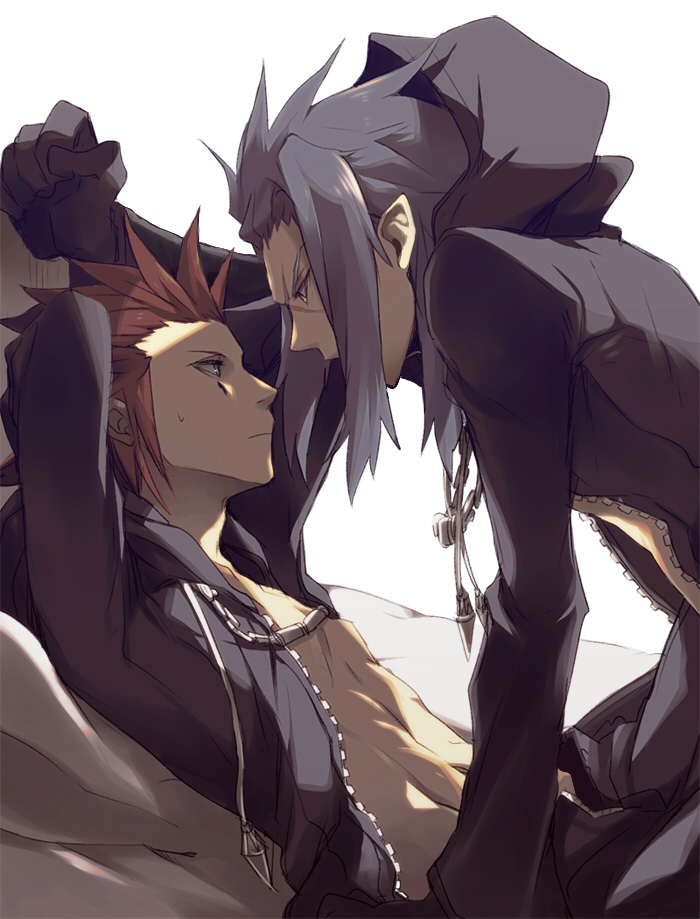 2boys arm_support arms_behind_head axel_(kingdom_hearts) bad_id bad_pixiv_id between_thighs black_coat black_coat_(kingdom_hearts) black_gloves black_pants blue_hair coat cross_scar gloves hair_slicked_back hood hood_up hooded_coat imminent_kiss indoors kabedon kingdom_hearts leaning_forward long_hair male_focus multiple_boys navel on_bed open_clothes open_coat open_fly pants pillow pointy_ears red_hair saix scar scar_on_face sidelocks sweatdrop tore_(ksg666xxx) upper_body yaoi
