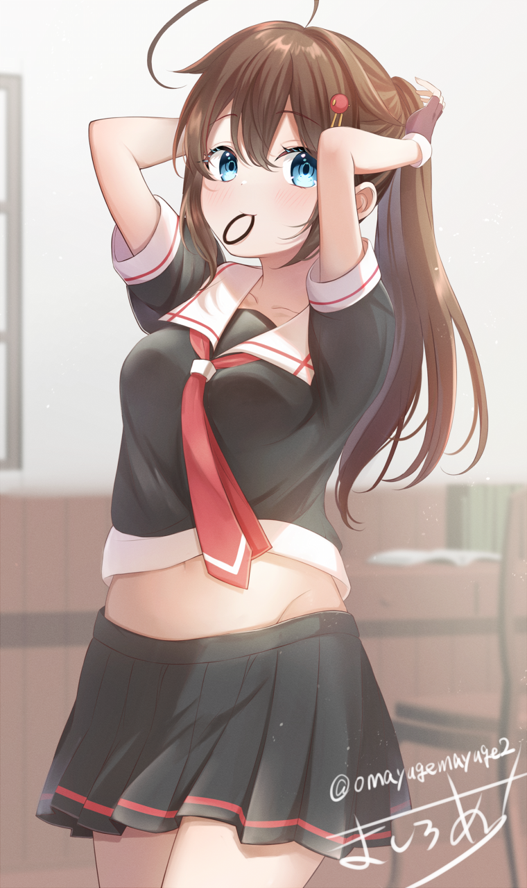 1girl ahoge alternate_hairstyle black_gloves black_serafuku black_shirt black_skirt blue_eyes breasts brown_hair fingerless_gloves gloves hair_flaps hair_ornament highres indoors kantai_collection long_hair mashiro_aa medium_breasts midriff miniskirt mouth_hold navel neckerchief pleated_skirt ponytail school_uniform serafuku shigure_(kancolle) shigure_kai_ni_(kancolle) shirt short_sleeves skirt solo white_neckerchief