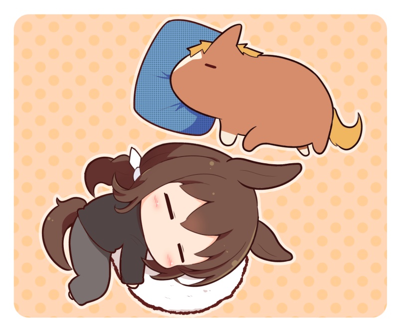 1girl =_= admire_japan_(racehorse) admire_vega_(umamusume) animal_ears black_shirt brown_hair chibi commentary gomashio_(goma_feet) grey_pants horse horse_ears horse_girl horse_tail long_hair orange_background pants pillow polka_dot polka_dot_background real_life shirt simple_background sleeping solo tail umamusume yogibo