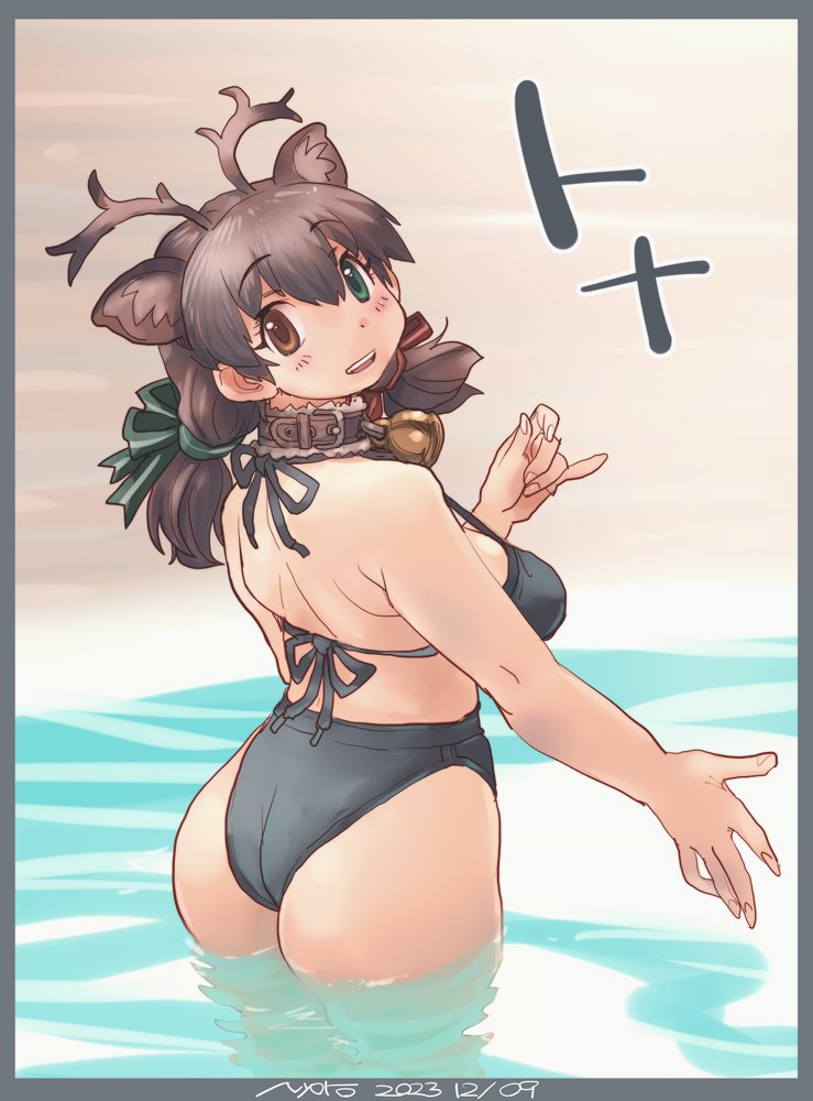 1girl animal_ears antlers ass bikini black_bikini breasts collar deer_ears extra_ears fur_trim green_eyes grey_hair heterochromia horns kemono_friends kemono_friends_3 large_breasts long_hair looking_at_viewer multicolored_hair nyororiso_(muyaa) open_mouth partially_submerged red_eyes reindeer_(kemono_friends) reindeer_antlers smile solo swimsuit twintails