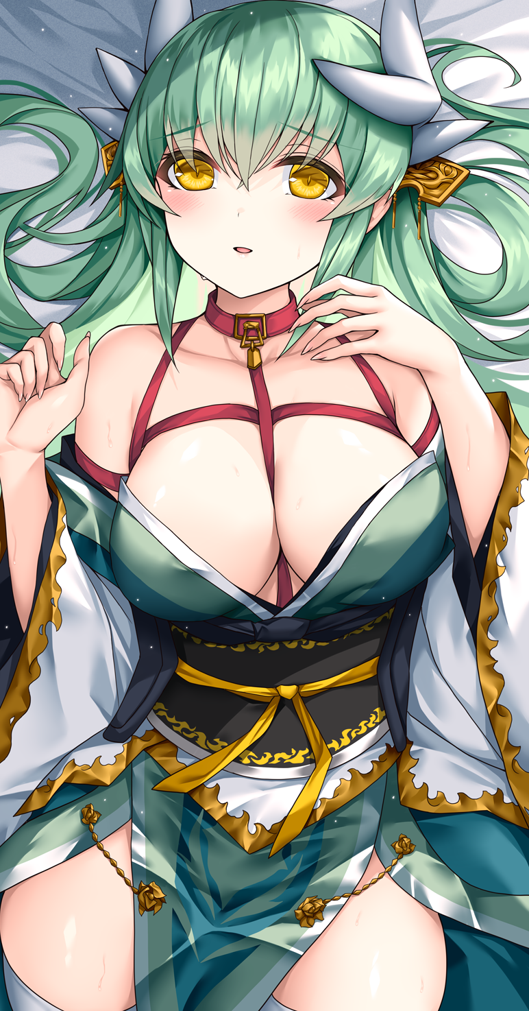bare_shoulders blush breasts collarbone commentary_request cowboy_shot dragon_girl dragon_horns fate/grand_order fate_(series) green_hair green_kimono hands_up highres horns japanese_clothes kimono kiyohime_(fate) large_breasts long_hair long_sleeves looking_at_viewer lying morizono_shiki off_shoulder parted_lips smile solo thighhighs white_thighhighs wide_sleeves yellow_eyes