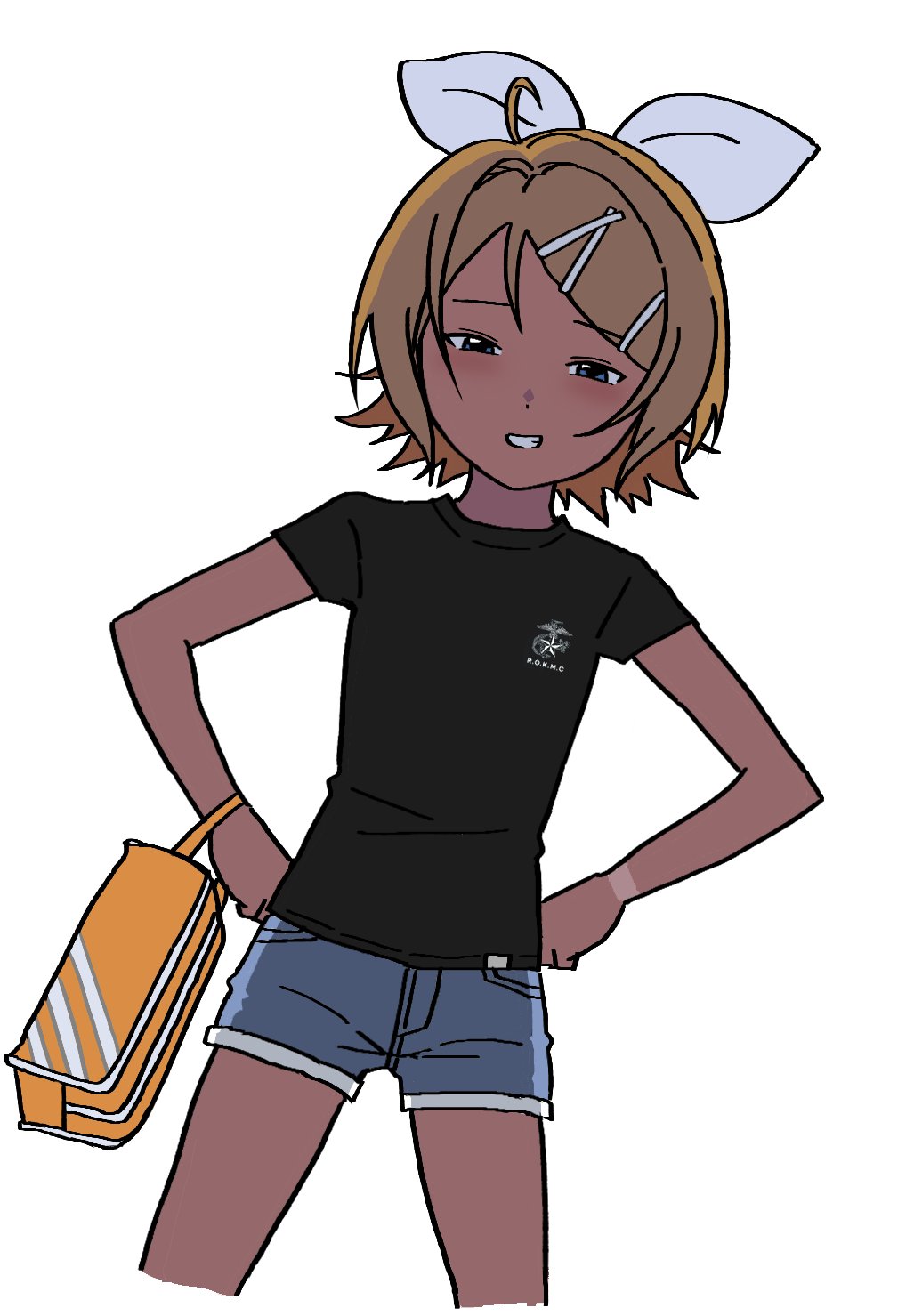 1girl ahoge alternate_costume backlighting bag black_shirt blonde_hair blue_eyes bow cropped_legs cutoffs denim denim_shorts doppelschwert dutch_angle grin hair_bow half-closed_eyes handbag hands_on_own_hips highres kagamine_rin light_blush looking_at_viewer republic_of_korea_marine_corps shirt short_hair short_sleeves shorts simple_background smile solo swept_bangs t-shirt tan tanline vocaloid white_background white_bow yellow_bag