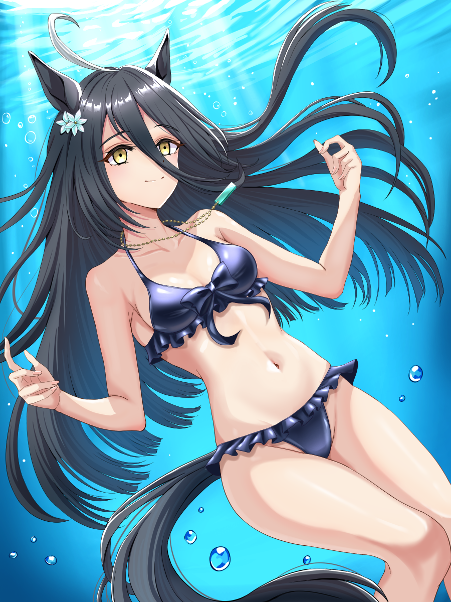 1girl ahoge animal_ears bikini black_bikini black_bow black_hair blush border bow breasts cleavage commentary_request ear_ornament hair_between_eyes highres horse_ears horse_girl horse_tail jewelry looking_at_viewer manhattan_cafe_(the_bubbles_that_i_see_with_you)_(umamusume) manhattan_cafe_(umamusume) medium_breasts midriff multicolored_hair navel necklace official_alternate_costume official_alternate_hairstyle open_mouth outdoors smile solo streaked_hair swimsuit tail tsukiyuki_mike umamusume underwater water white_hair yellow_eyes