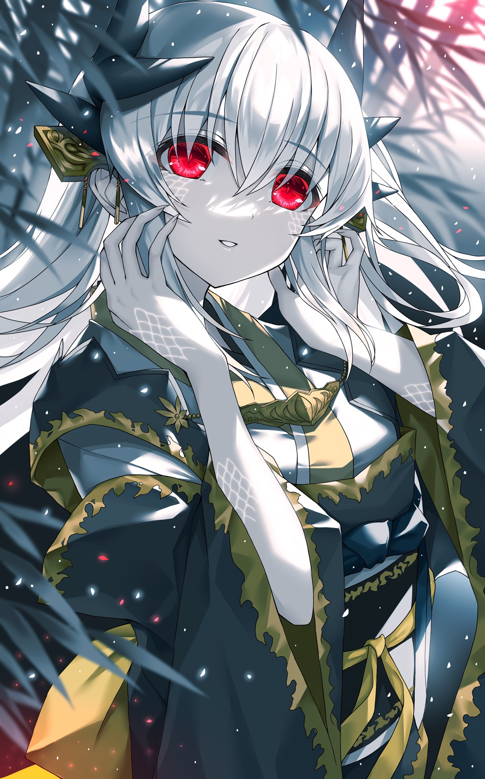 1girl black_kimono dragon_girl dragon_horns fate/grand_order fate_(series) hands_up highres horns japanese_clothes kimono kiyohime_(fate) kiyohime_(third_ascension)_(fate) long_hair looking_at_viewer morizono_shiki parted_lips red_eyes scales smile solo white_hair