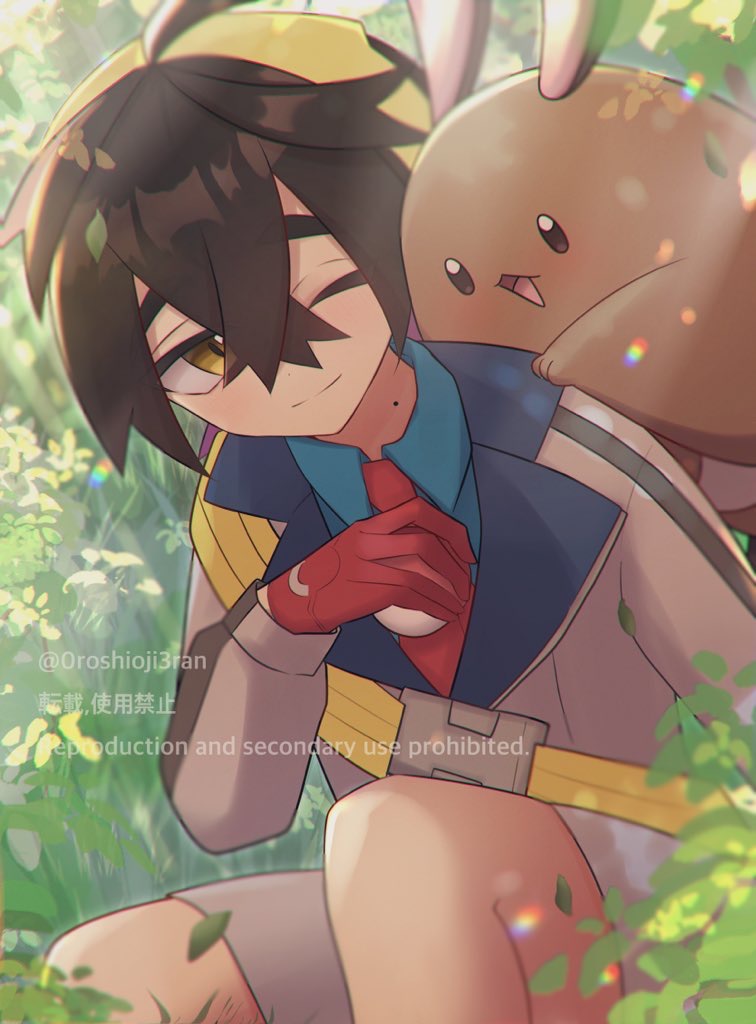 0roshioji3ran 1boy ahoge closed_mouth collared_shirt commentary_request crossed_bangs day game_freak gen_2_pokemon gloves hair_between_eyes hairband holding holding_poke_ball jacket kieran_(pokemon) long_sleeves male_focus mole mole_on_neck necktie nintendo one_eye_closed outdoors poke_ball poke_ball_(basic) pokemon pokemon_(creature) pokemon_sv red_gloves red_necktie sentret shirt shorts smile strap yellow_eyes yellow_hairband