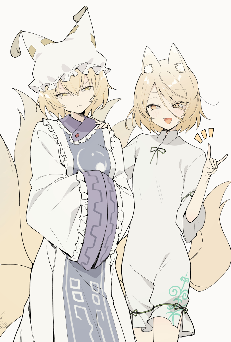 2girls :d animal_ears blonde_hair closed_mouth dress eyes_visible_through_hair fox_ears fox_girl fox_shadow_puppet fox_tail grey_background hair_over_one_eye hat highres kudamaki_tsukasa long_sleeves looking_at_another multiple_girls multiple_tails open_mouth short_hair smile tabard tail touhou white_dress yakumo_ran yellow_eyes yuki_(popopo)