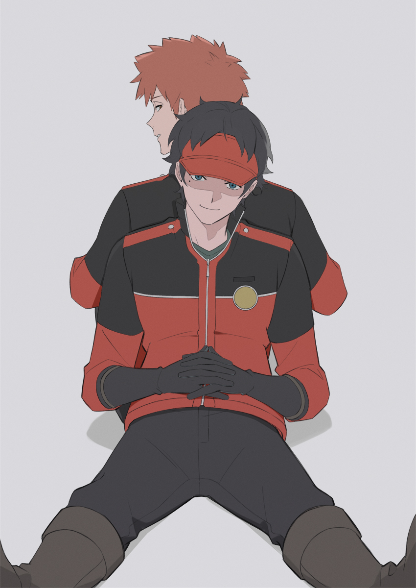 2boys back-to-back black_gloves black_hair black_pants boots closed_mouth gloves hands_on_own_stomach highres interlocked_fingers jacket leaning_back leaning_on_person long_sleeves looking_at_viewer looking_back male_focus mizukami_satoshi_(world_trigger) mole mole_under_eye multiple_boys oki_kouji orange_hair own_hands_together pants pants_tucked_in profile red_headwear red_jacket short_hair sideways_glance simple_background sitting smile smirk uniform visor_cap world_trigger yawai_tofu