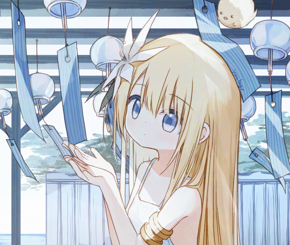 1girl animal bare_shoulders bird blonde_hair blue_eyes chick closed_mouth commentary_request dress flower flower_girl_(yuuhagi_(amaretto-no-natsu)) hair_flower hair_ornament long_hair original sleeveless sleeveless_dress solo upper_body white_dress white_flower wind_chime yuuhagi_(amaretto-no-natsu)