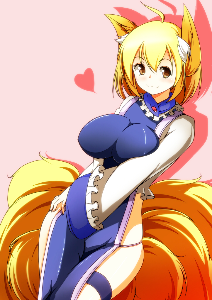 1girl animal_ears blonde_hair blush breasts dutch_angle female_focus fox_ears fox_tail heart large_breasts long_sleeves looking_at_viewer merry_(diameri) multiple_tails no_headwear no_pants pink_background shirt short_hair smile solo tabard tail touhou wide_sleeves yakumo_ran yellow_eyes