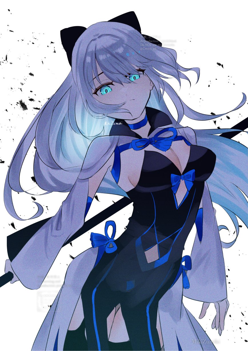 1girl black_bow blue_eyes bow fate/grand_order fate_(series) hair_between_eyes hair_bow highres long_hair looking_at_viewer morgan_le_fay_(fate) morgan_le_fay_(first_ascension)_(fate) polearm ponytail simple_background solo spear weapon white_hair zumiki