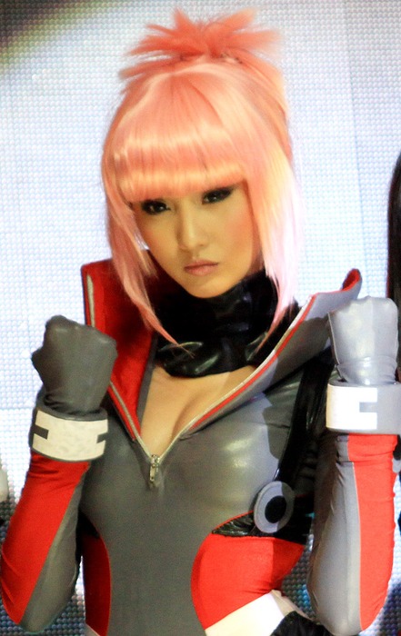alodia_gosiengfiao blassreiter cosplay knuckle photo_(medium) pink_hair