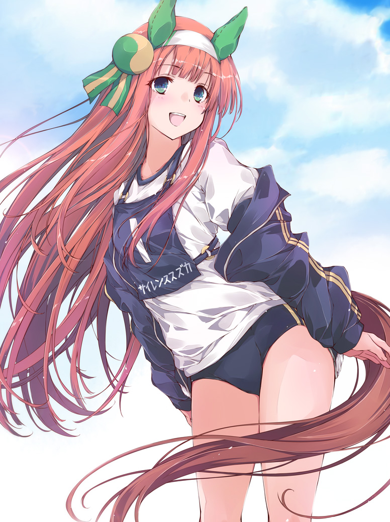 1girl animal_ears black_buruma black_jacket blue_sky buruma cloud commentary_request ear_covers feet_out_of_frame green_eyes gym_shirt gym_uniform hairband hime_cut horse_ears horse_girl horse_tail jacket leaning_forward long_hair looking_at_viewer orange_hair race_bib shirt silence_suzuka_(umamusume) sky smile solo t-shirt tail umamusume white_hairband white_shirt yumesato_makura